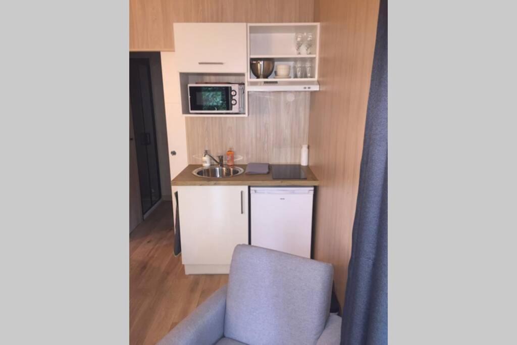 Adorable Cabane Dans Un Espace Boise Saint-Junien Εξωτερικό φωτογραφία