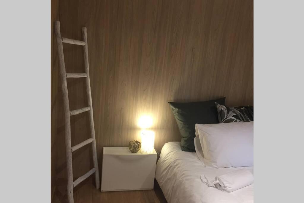 Adorable Cabane Dans Un Espace Boise Saint-Junien Εξωτερικό φωτογραφία